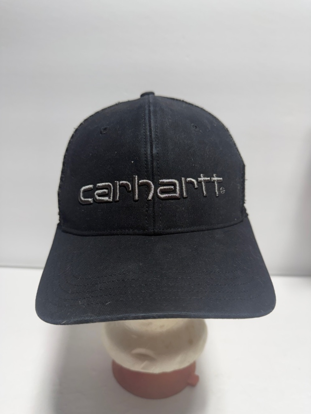 Carhartt Black Cap with Contrasting Gray Embroidered Logo